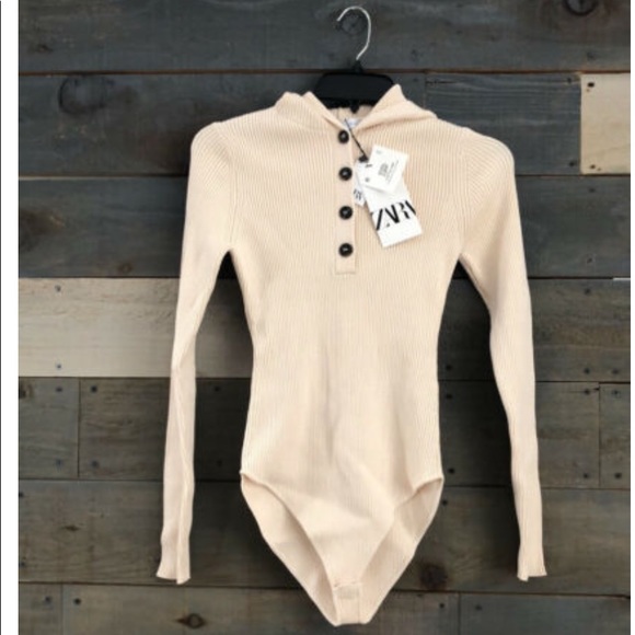 Zara Tops - Zara knit bodysuit